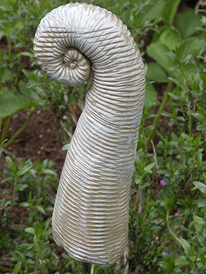 Höri Bodensee Gartendeko aus weißem Ton / weisser Keramik mit Engobe behandelt frost fest