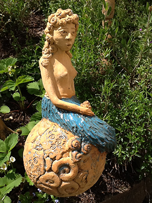 Bodensee Höri Meerjungfrau Frauen Figur auf Schnecken Kugel Garten Keramik frostfest 
