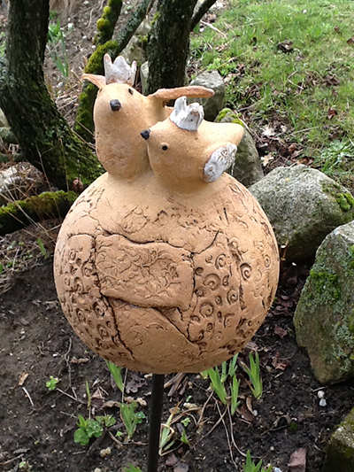 Bodensee Höri Wangen Vogelpaar auf handgearbeiteter Keramik Kugel / Garten Deko frostfest